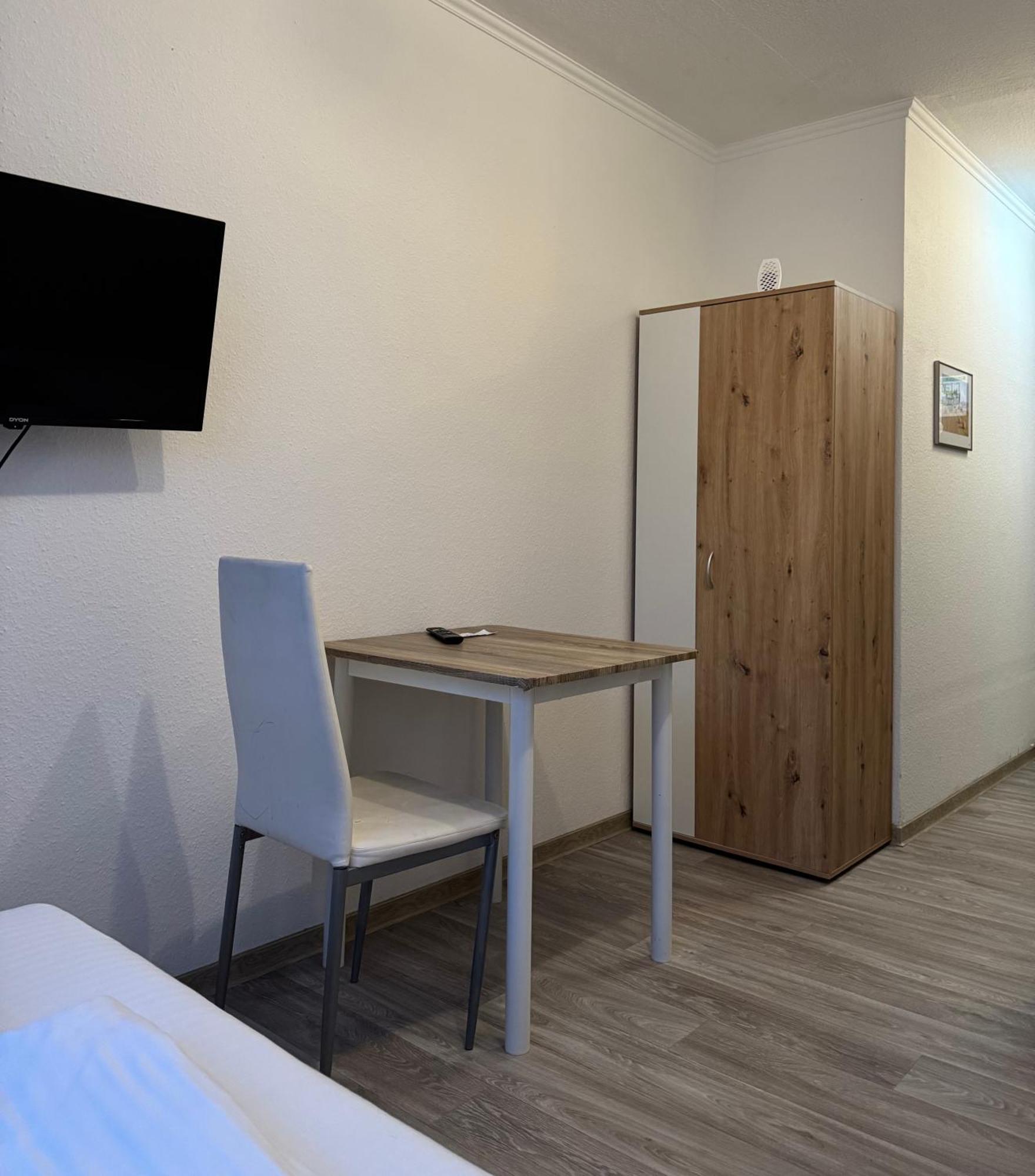 Hotel-Pension Alt-Heidenberg Siegen Esterno foto